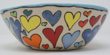 Załaduj obraz do przeglądarki galerii, Colourful hearts medium bowl
