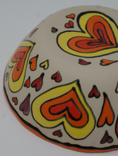 Load image into Gallery viewer, Sunny hearts bowl