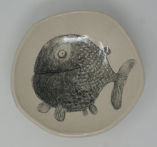 Load image into Gallery viewer, The Beautiful Bowl With Fishes And Legs
