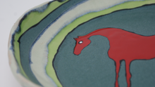 Załaduj obraz do przeglądarki galerii, The amazing red horse plate
