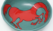 Załaduj obraz do przeglądarki galerii, The Amazing Red Horse Bowl
