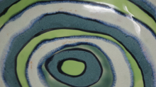 Załaduj obraz do przeglądarki galerii, Spring green tripod bowl
