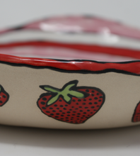 Załaduj obraz do przeglądarki galerii, Large organic strawberry serving dish
