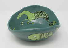 Załaduj obraz do przeglądarki galerii, Amazing seahorse and horsefish bowl
