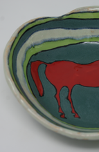 Załaduj obraz do przeglądarki galerii, Sweet red horse bowl
