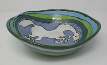Załaduj obraz do przeglądarki galerii, Amazing White Horse Bowl
