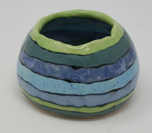 Załaduj obraz do przeglądarki galerii, Blues and greens small bowl
