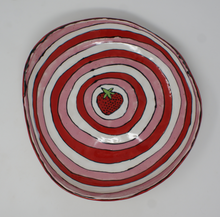 Załaduj obraz do przeglądarki galerii, Large organic strawberry serving dish
