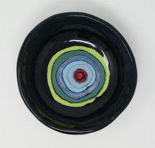 Załaduj obraz do przeglądarki galerii, Gorgeous Tripod Bowl
