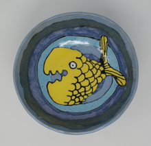 Load image into Gallery viewer, Round three legged bowl with yellow fish
