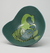 Załaduj obraz do przeglądarki galerii, Amazing Large Seahorse Tripod bowl
