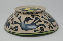 Załaduj obraz do przeglądarki galerii, Ugly Cats large-medium serving bowl
