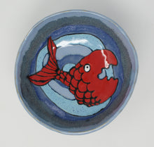 Load image into Gallery viewer, Round three legged bowl with red fish
