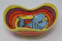Load image into Gallery viewer, Awesome summery bowl with a blue fish
