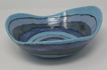 Załaduj obraz do przeglądarki galerii, Medium gorgeous blues bowl
