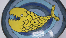 Load image into Gallery viewer, Blue medium platter/ bowl with yellow fish
