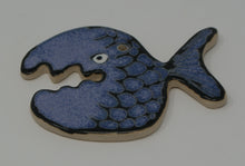 Załaduj obraz do przeglądarki galerii, Blue Ugly Fish trinket
