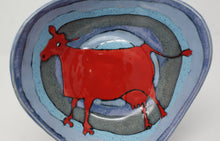 Załaduj obraz do przeglądarki galerii, Red Cow bowl medium
