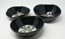 Załaduj obraz do przeglądarki galerii, Set of Three Amazing Ugly Cats bowls
