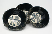 Załaduj obraz do przeglądarki galerii, Set of Three Amazing Ugly Cats bowls
