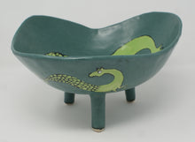 Załaduj obraz do przeglądarki galerii, Amazing Large Seahorse Tripod bowl
