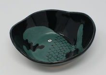 Load image into Gallery viewer, Black bowl with green fish
