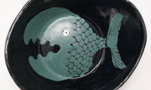 Load image into Gallery viewer, Black bowl with green fish

