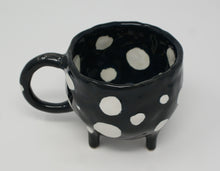 Załaduj obraz do przeglądarki galerii, Polka dot cute bowl with handle
