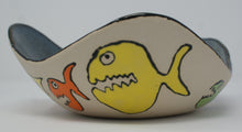 Załaduj obraz do przeglądarki galerii, Ugly Fishes Bowl medium-large
